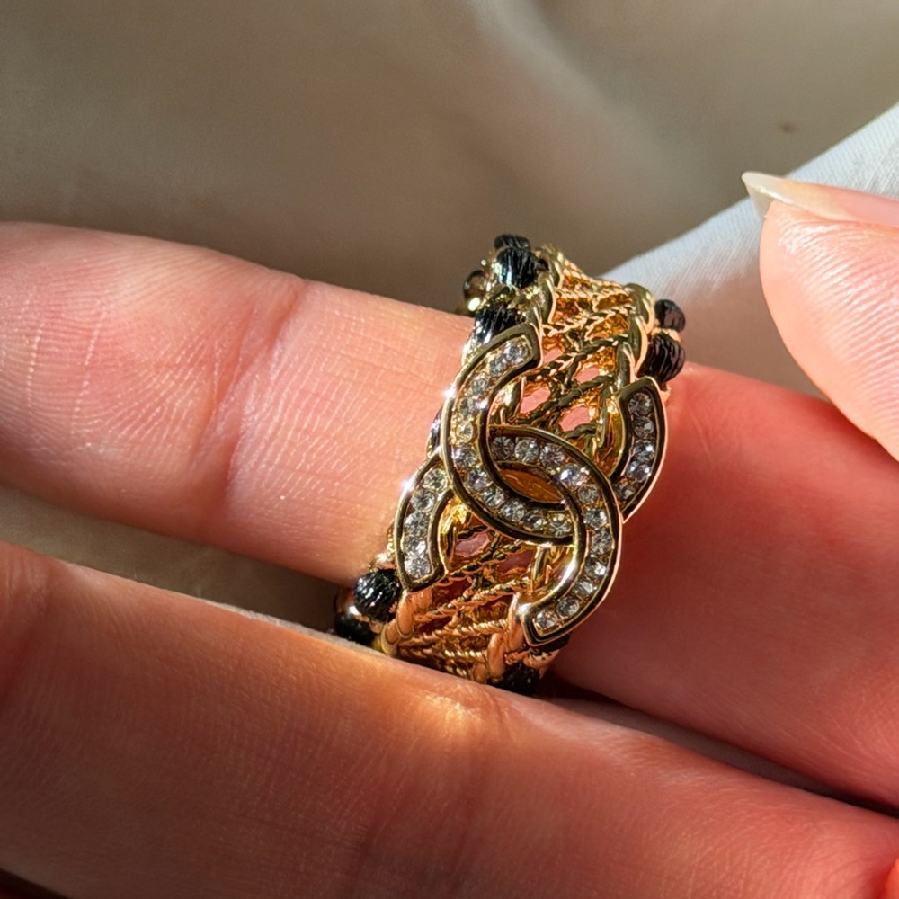 Beautiful Chanel Gold and Black Chain Ring - Picture 15 of 16